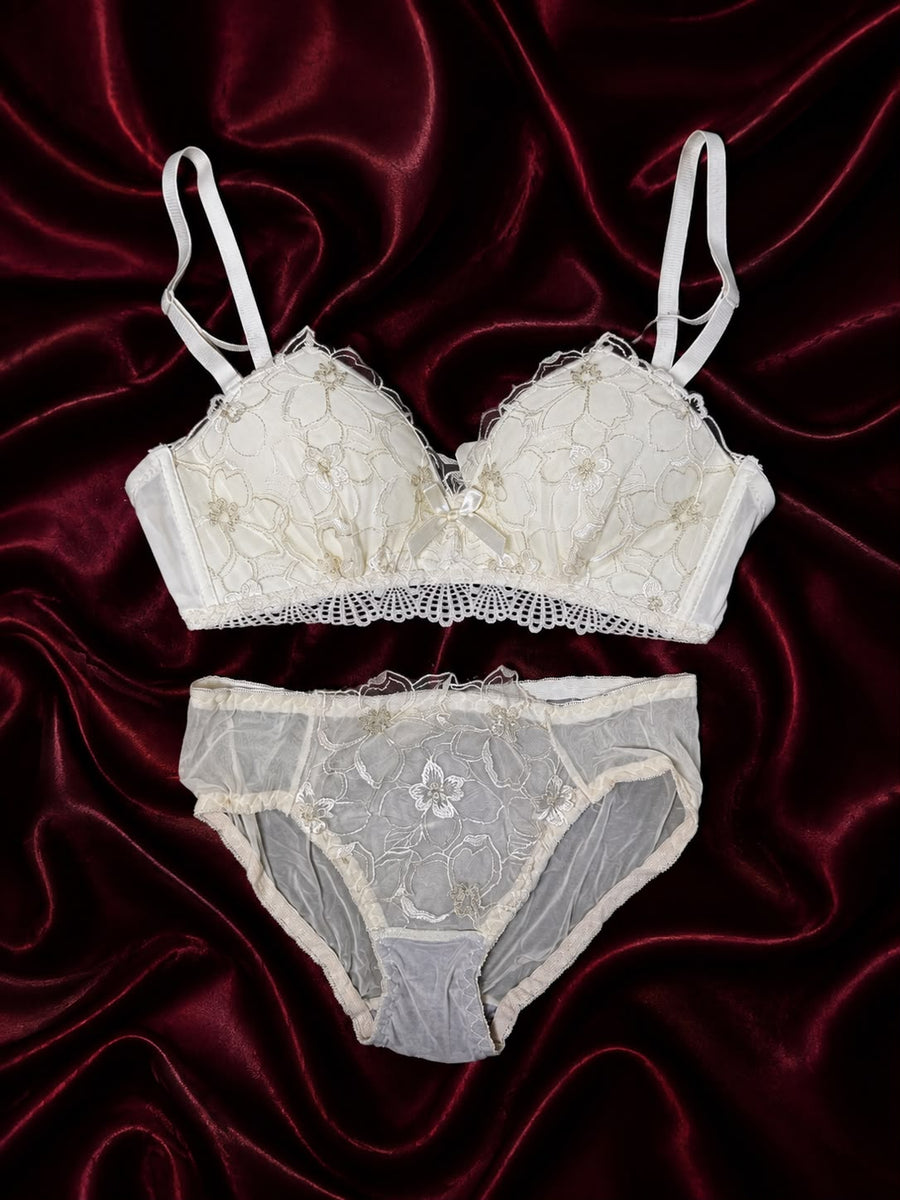 Pearl Petal Lace Set