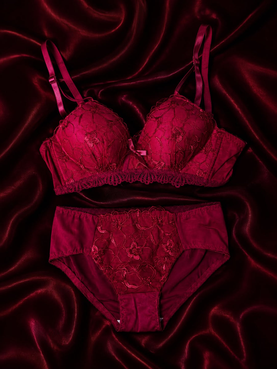 Pearl Petal Lace Set