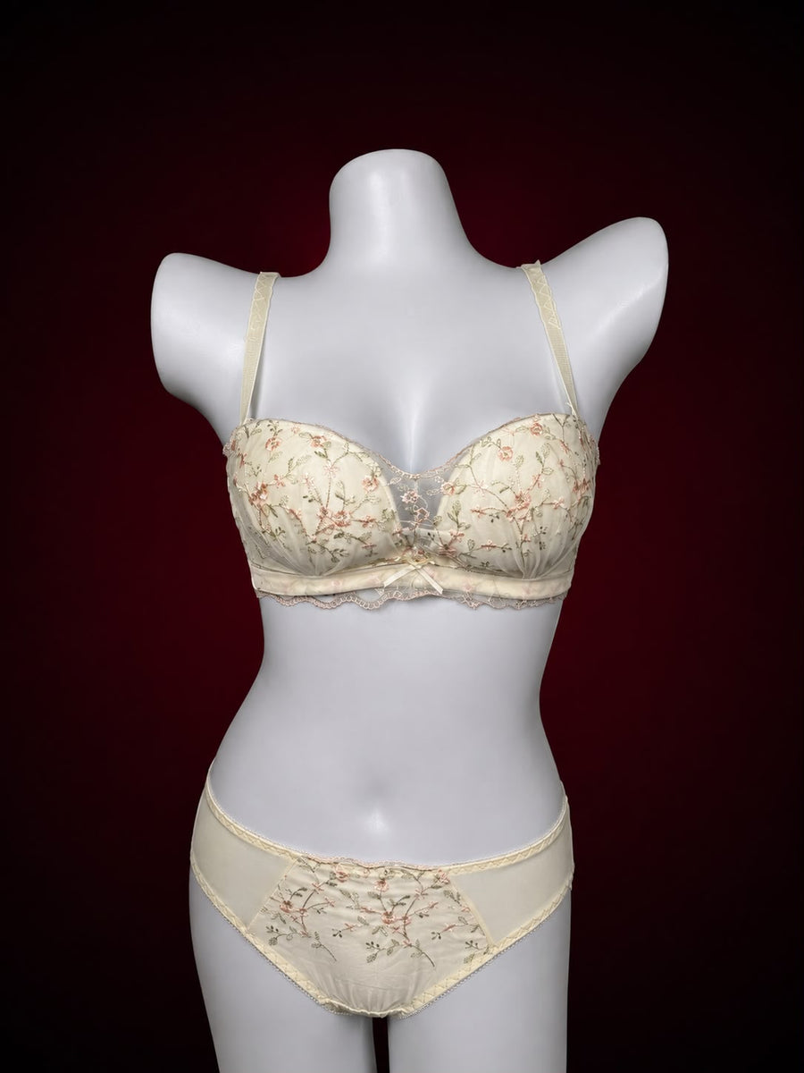 Crimson Bloom Lace Lingerie Set